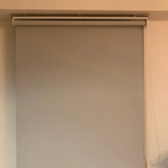 ロールスクリーン　グレー色