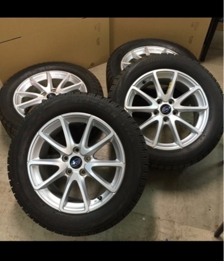 タイヤ4つスタッドレス アルミホイール