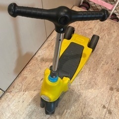 子供用　キックボード　黄色　