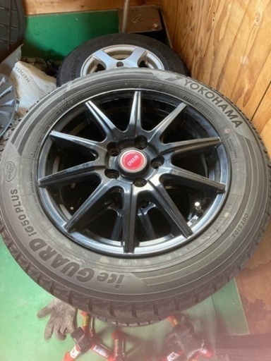【2018年製YOKOHAMAスタッドレス】205/60R16