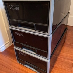 Fits　衣装ケース３つ　中古品