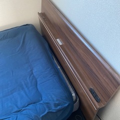 ダブルベッドの画像