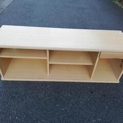シンプルなテレビ台