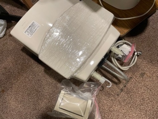 ☆中古品　美品　TOTO ウォシュレット付きトイレ　モデルルームにて使用して多分です☆