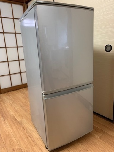 お話中　　　　　美品　シャープ　冷蔵庫　2016年製