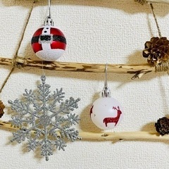 ゴールドの松ぼっくり　流木ツリー♪ ハンドメイド　壁掛けの画像