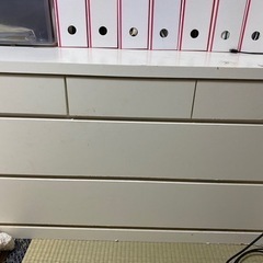 白いチェスト