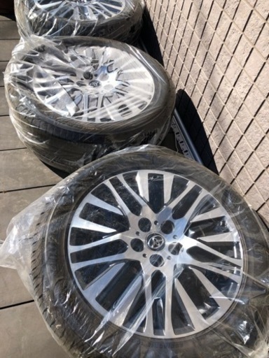 ヴェルファイア　タイヤ　ホイール