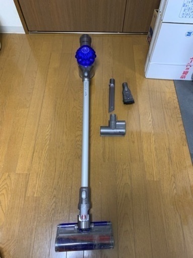ダイソン コードレス掃除機 DC74 中古