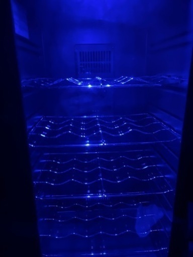 美品　ワインセラー　32本収納