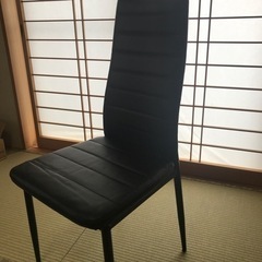 椅子 4つ