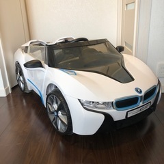 BMW i8 電動カート　おもちゃの画像