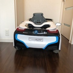 BMW i8 電動カート　おもちゃの画像