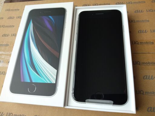 現在引渡予定者あり。【新品】iphone SE　第２世代　64GB　白ホワイト　SIMロック解除済　未使用新品　SIMフリー　箱/付属品も全て新品　日本国内キャリアや格安simに対応しています