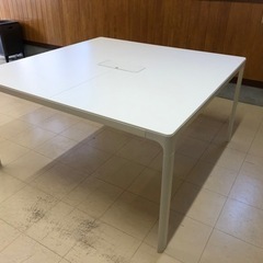 IKEAテーブル