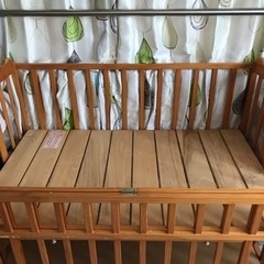 ベビーベッド