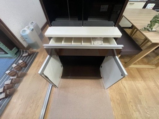 【リサイクルサービス八光　田上店　配達・設置OK】大川家具　ダークブラウン　ガラス扉食器棚　スリムタイプ
