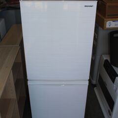 ★特別価格 超美品！ ★SHARP シャープ 冷凍冷蔵庫 (SJ-D14F-W) 137L 20年製★大田区、品川区 配送・設置無料★店頭取引歓迎