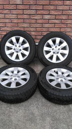 215/65R16 スタッドレスタイヤ