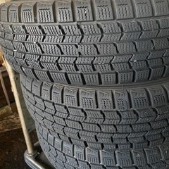 スタッドレスタイヤアルミ付き４本中古軽用の画像