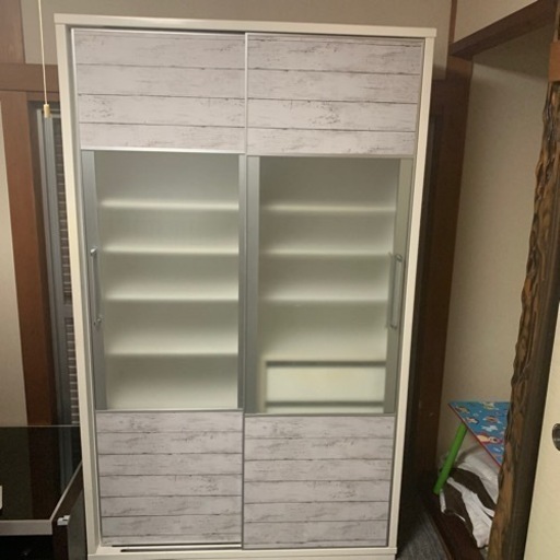 値下げしました‼️大型食器棚書棚にも飾り棚にも‼️