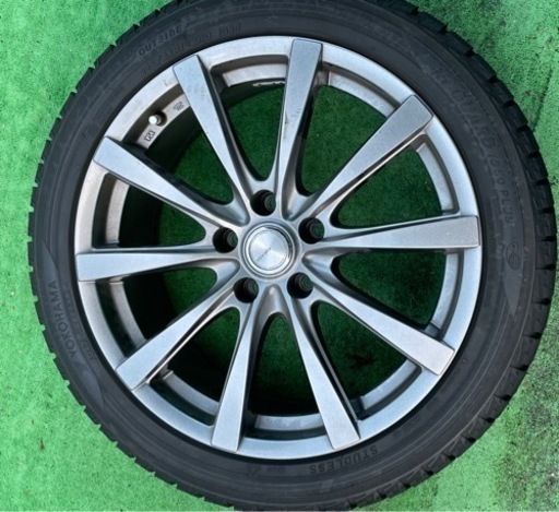 スタッドレスタイヤ　ホイール　クラウン、などようです。