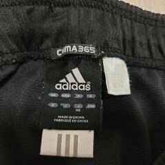 adidas ハーフパンツの画像