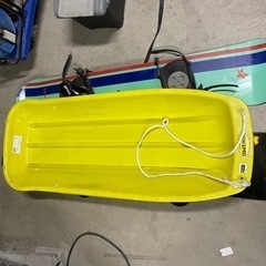 スノーボード2枚　ソリ１個　セットでの画像