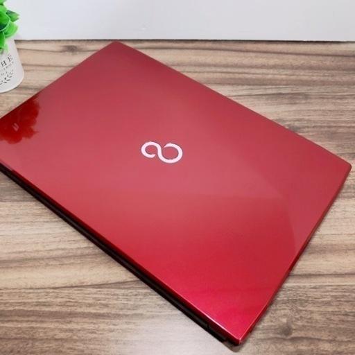No.579 レッド好きに是非使ってもらいたい♪光沢ノートパソコン