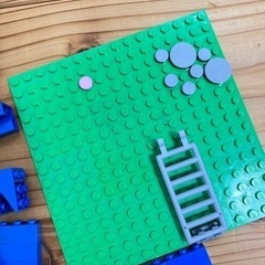 LEGO ペン立てとバースデーケーキセットの画像