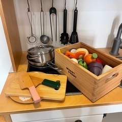IKEA おままごとキッチン　食材、道具おもちゃ付きの画像