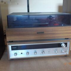 レコード機器とスピーカ、棚、レコード、一式さしあげます。の画像