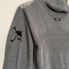 オークリー　タートルネック　ゴルフウェアの画像