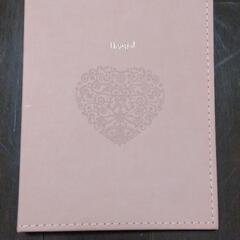 ピンクの葉書、フォトアルバム差し上げます。