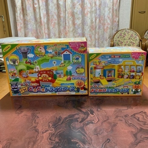 アンパンマンセットどきどきドライブとミニカーバス