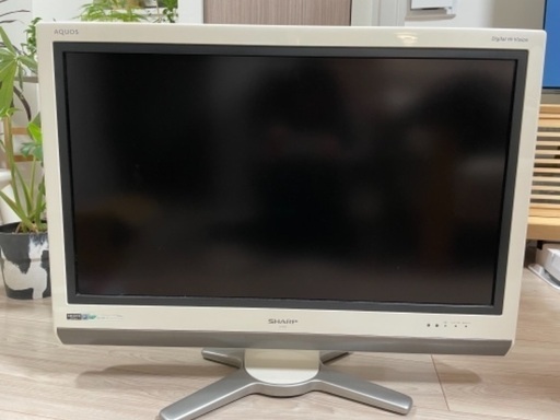 シャープ液晶テレビ　32インチ　ホワイト
