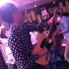 カラオケ＆ライブBAR バーテンダー、バーメイドスタッフ募集 の画像