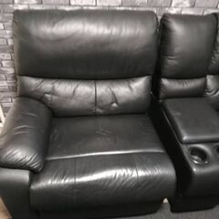 ニトリ 2人用電動本革リクライニングソファー 黒