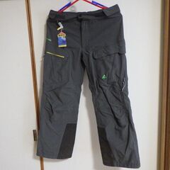 スノーパンツ　phenix　中綿無し３レイヤー　サイズSW