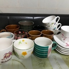ありがとうございます！決まりました。GIVENCHYコーヒーカッ...