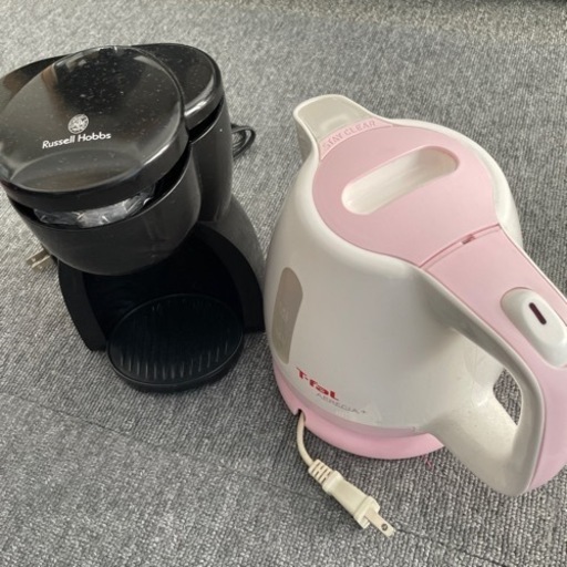 ケトルとコーヒーメーカー