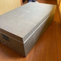 一月13日まで！！ブリキ 衣装ケース　収納箱 古民具 アンティー...