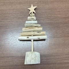 流木クリスマスツリーの画像