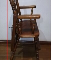 値下げしました！　クラシック調デザインの子供用いすの画像