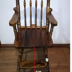 値下げしました！　クラシック調デザインの子供用いすの画像