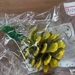 松ぼっくり　パイナップル　キーホルダー　１つ150円！の画像