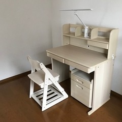 学習机と椅子セット　急募、未決です！の画像