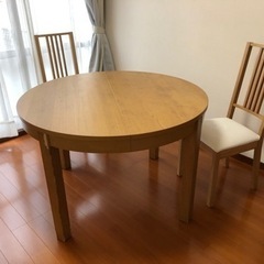 IKEA 伸長式ダイニングテーブル