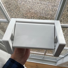 トイレ用紙巻器　ホワイトの画像