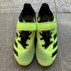 adidas プレデター　サッカートレーニングシューズ　18.5センチ
